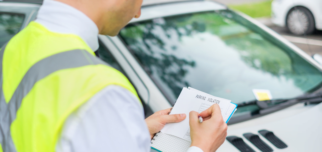 Motorola WAVE PTX™ Parking Warden Motorola WAVE PTX Parking Warden